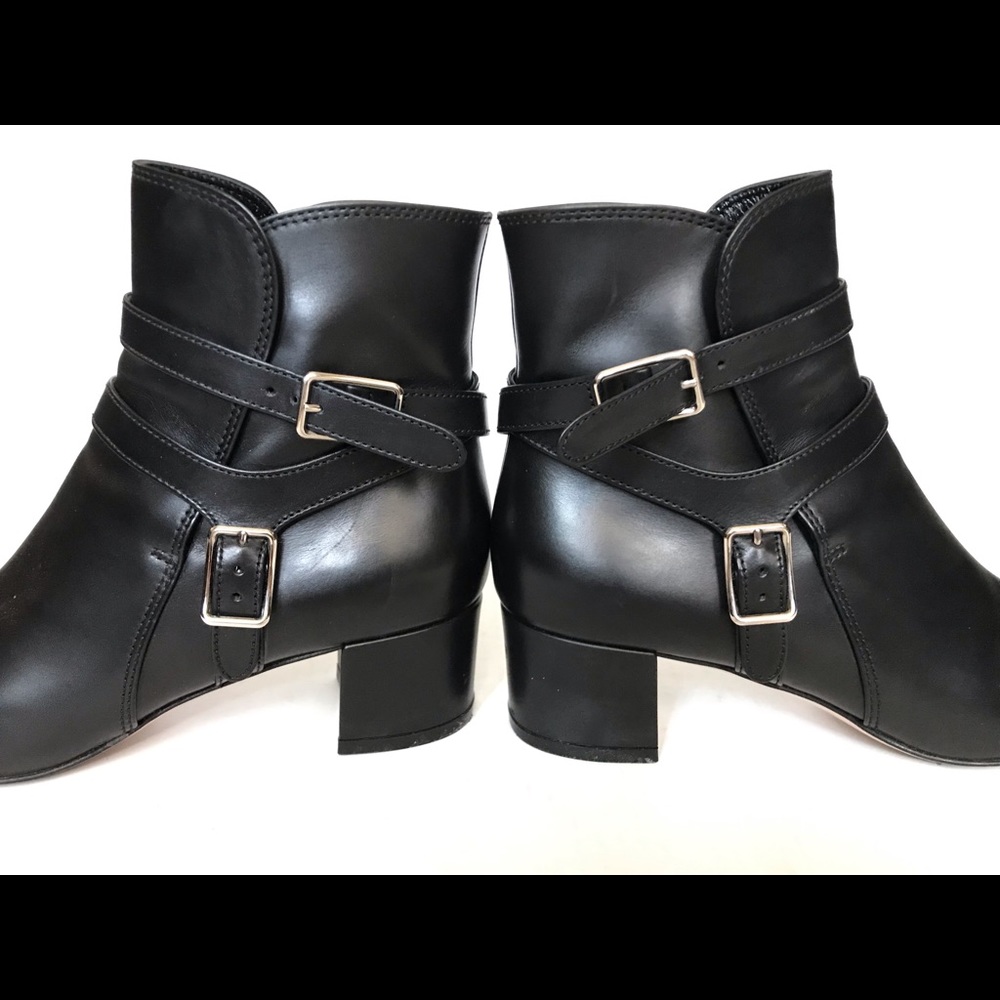 ✨PRICE DROP ✨Gianvito Rossi Black Leather Booties - Picture 5 of 8